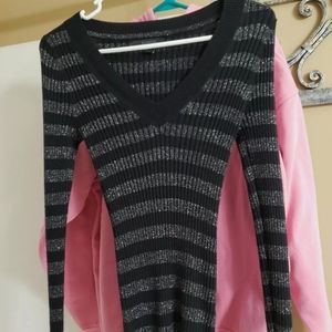 Express Gray Black V-Neck Light Weight Striped Women’s Ribbed Sweater Sz Medium